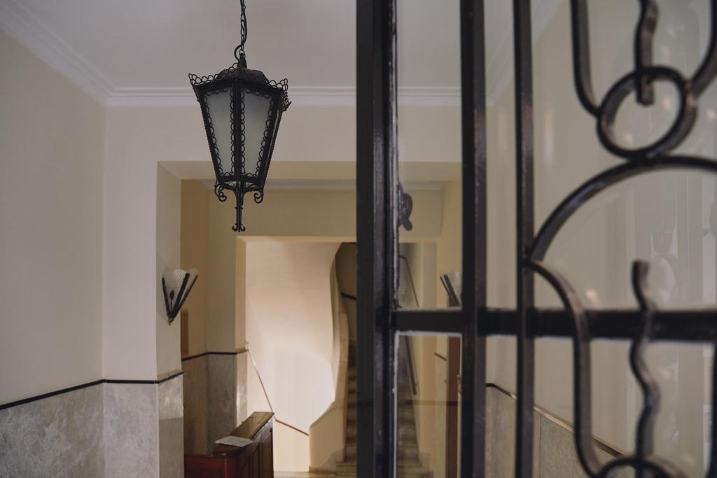 Apartamento Warm Stone House Atenas Exterior foto